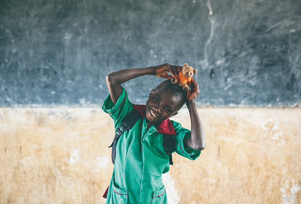 조혼 근절을 위한 캠페인을 통해 웃고있는 소녀모습
