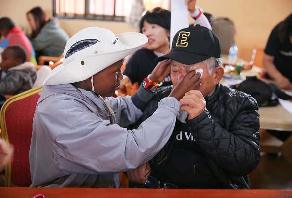 나태주시인의 눈물을 닦아주는 소녀