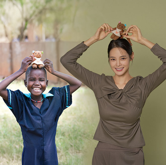 위드베어를 들고있는 아이와 안현모의 모습