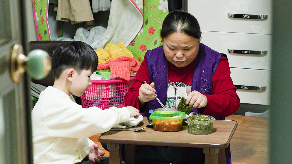 김치와 미역줄기, 김으로만 식사를 하는 서진이네