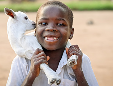 생계 및 기술교육 지원