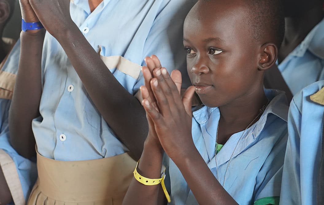 긴급 지원이 필요한 아이