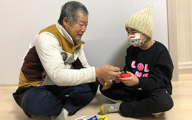 연지와 아버지 모습