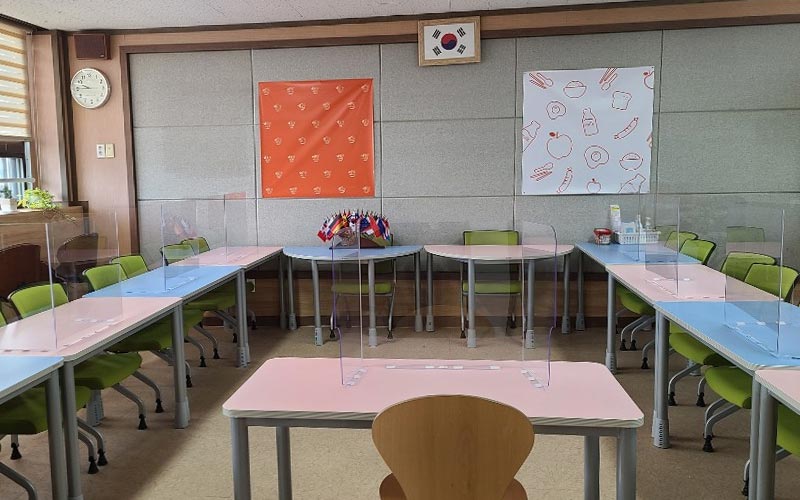 식사공간에 칸막이를 설치