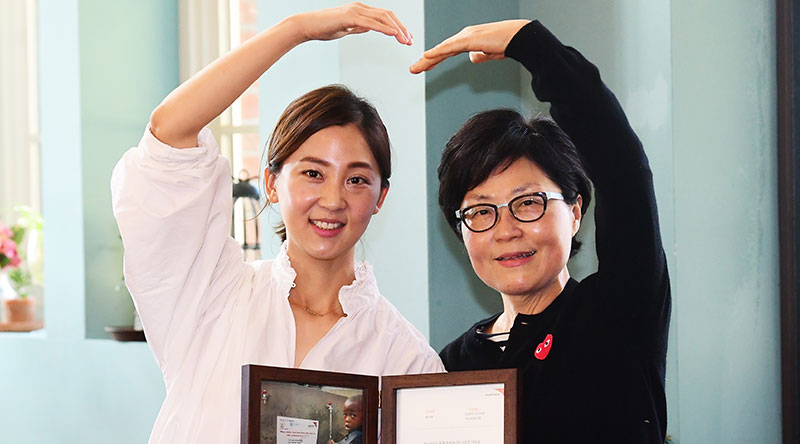 전 세계 우물 100개를 설치하겠다는 아름다운 약속을 실천하고 있는 방영기 박은진 모녀