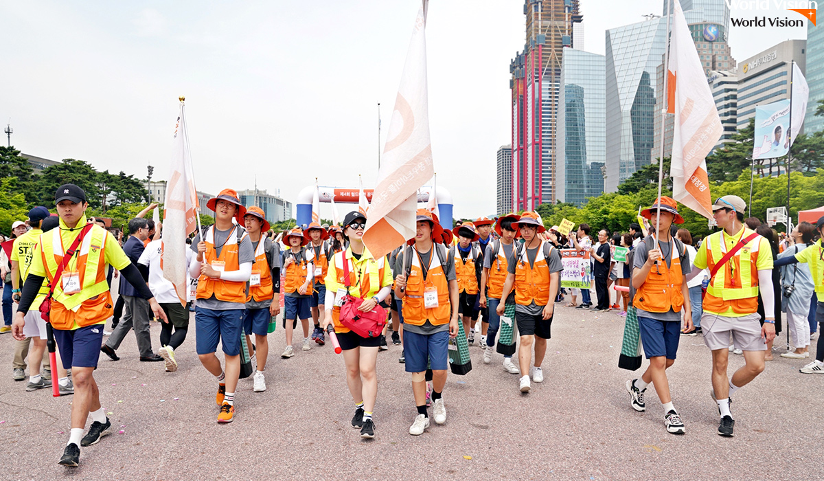 월드비전 국토대장정 150명의 단원들