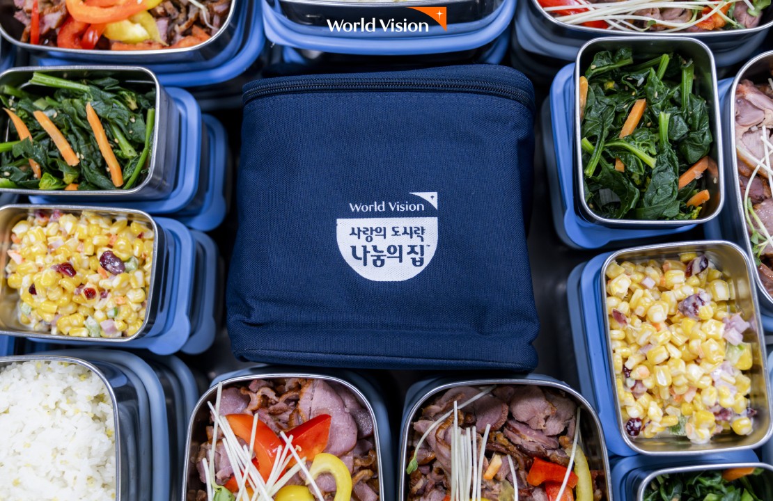 도시락통과 반찬들