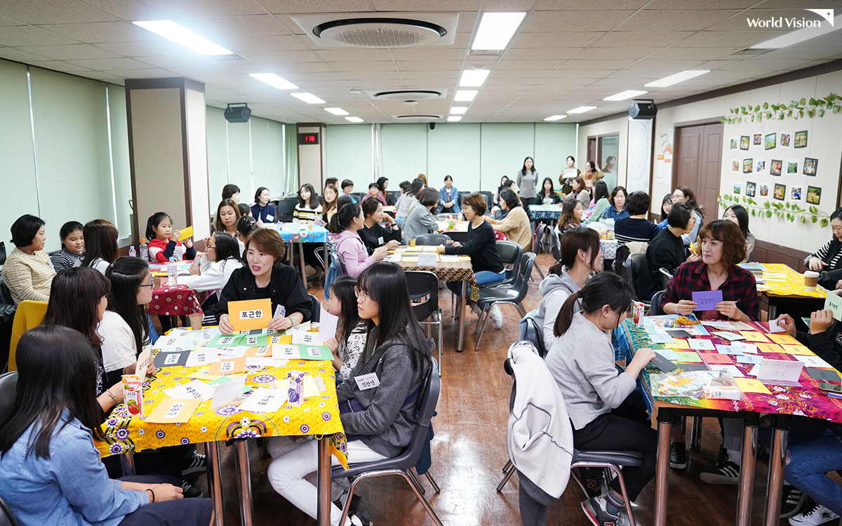 단어들로 자신을 표현하며 즐거운 시간을 함께 할 조원들을 알아가는 시간