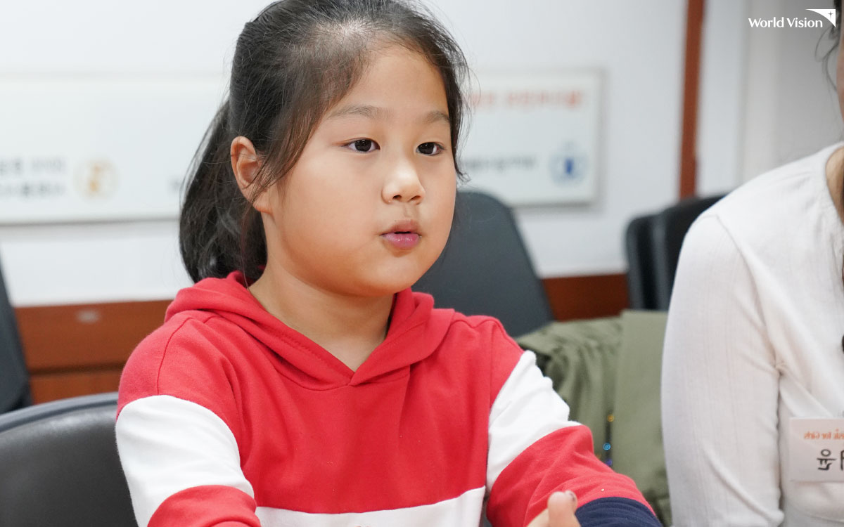 연수는 조혼, 할례 반대 캠페인에 적극적으로 참여하겠다고 당찬 얼굴로 이야기했어요.