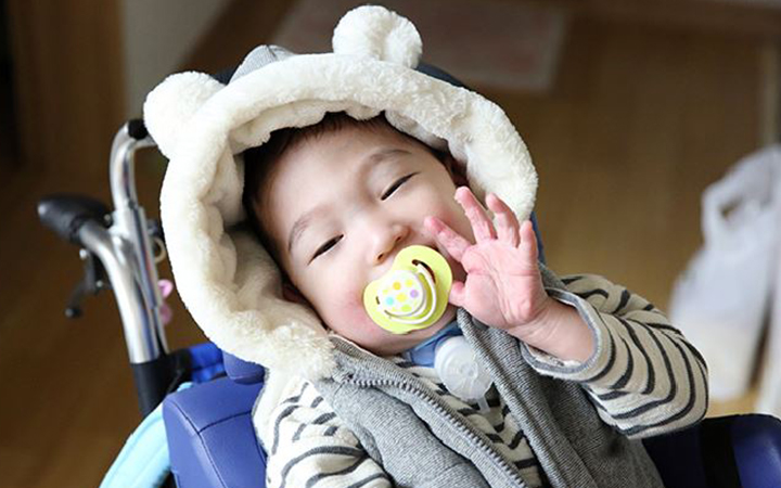 웃고 있는 준이