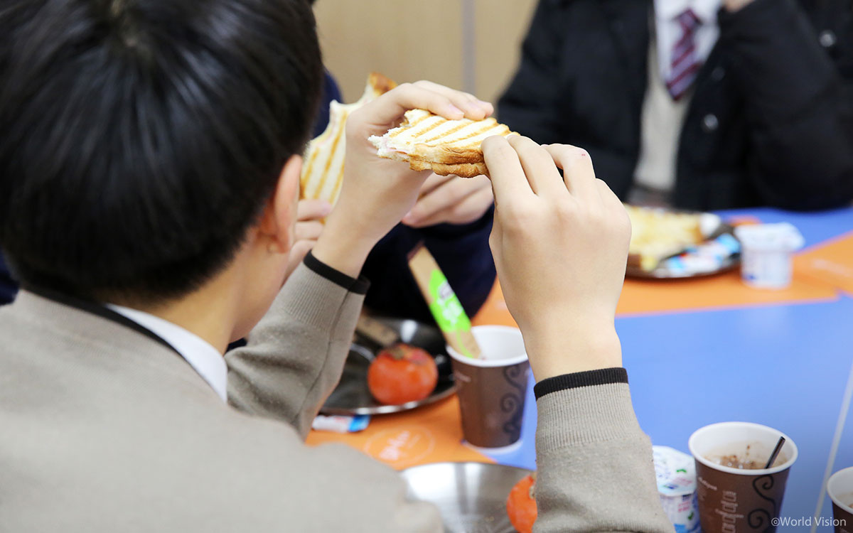 각자 먹고 싶은 음식에 스티커를 붙여 투표했어요
