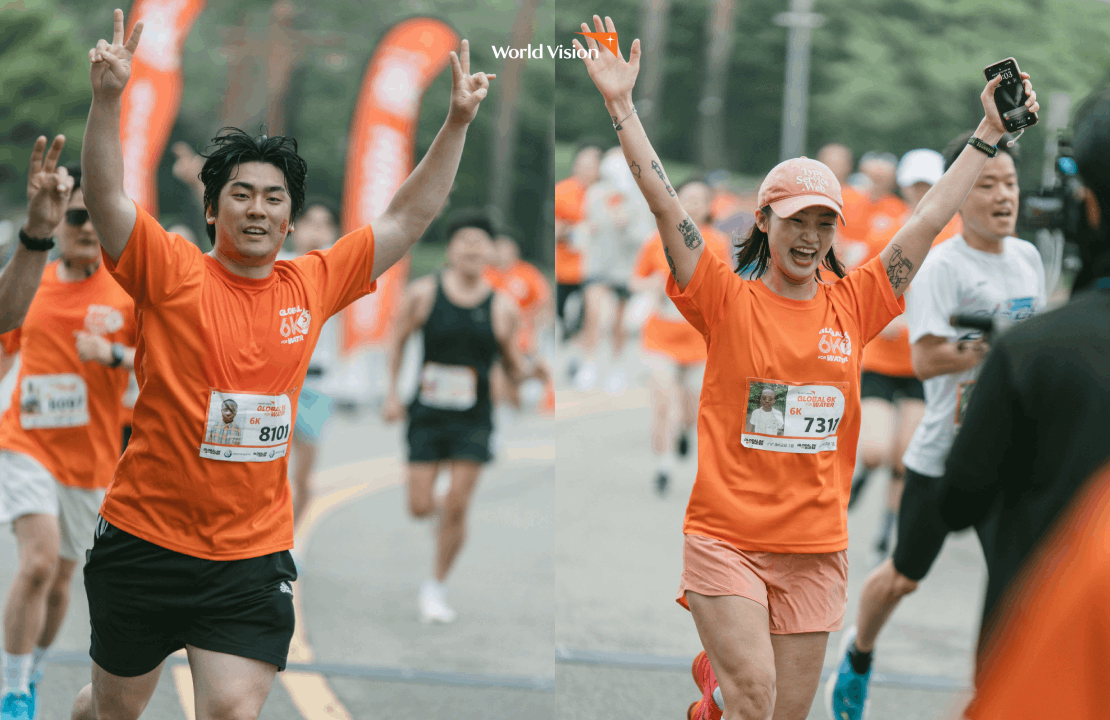 2025 글로벌 6K 마라톤 서울 대회 참가자들이  결승선에 들어오고 있는 사진입니다. 