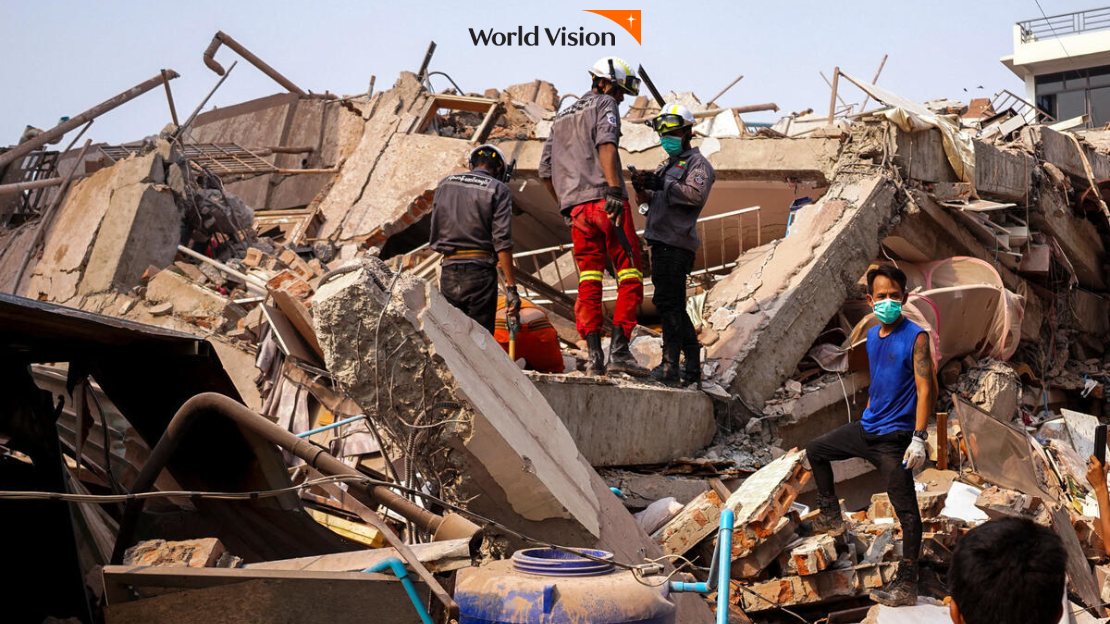 지진으로 인해 붕괴된 건물