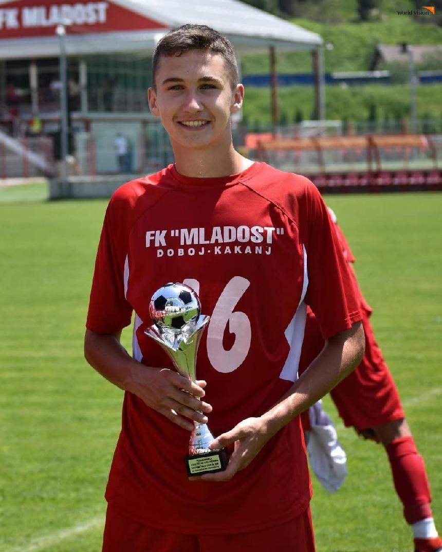 보스니아 유소년 축구 국가대표가 된 아드난