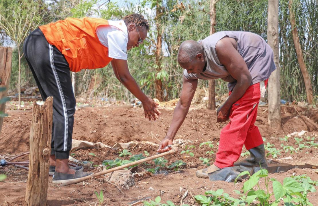 기후 스마트 농업을 진행 중인 월드비전과 주민