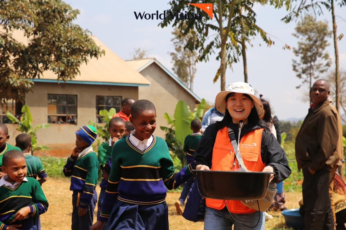 탄자니아 비전로드 학교 봉사 사진2